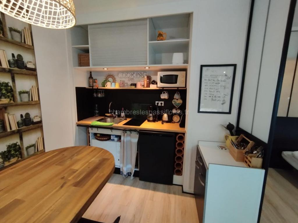 Photo de STUDIO AVEC JARDIN TOUT A PIED PLAGES ET COMMERCES
