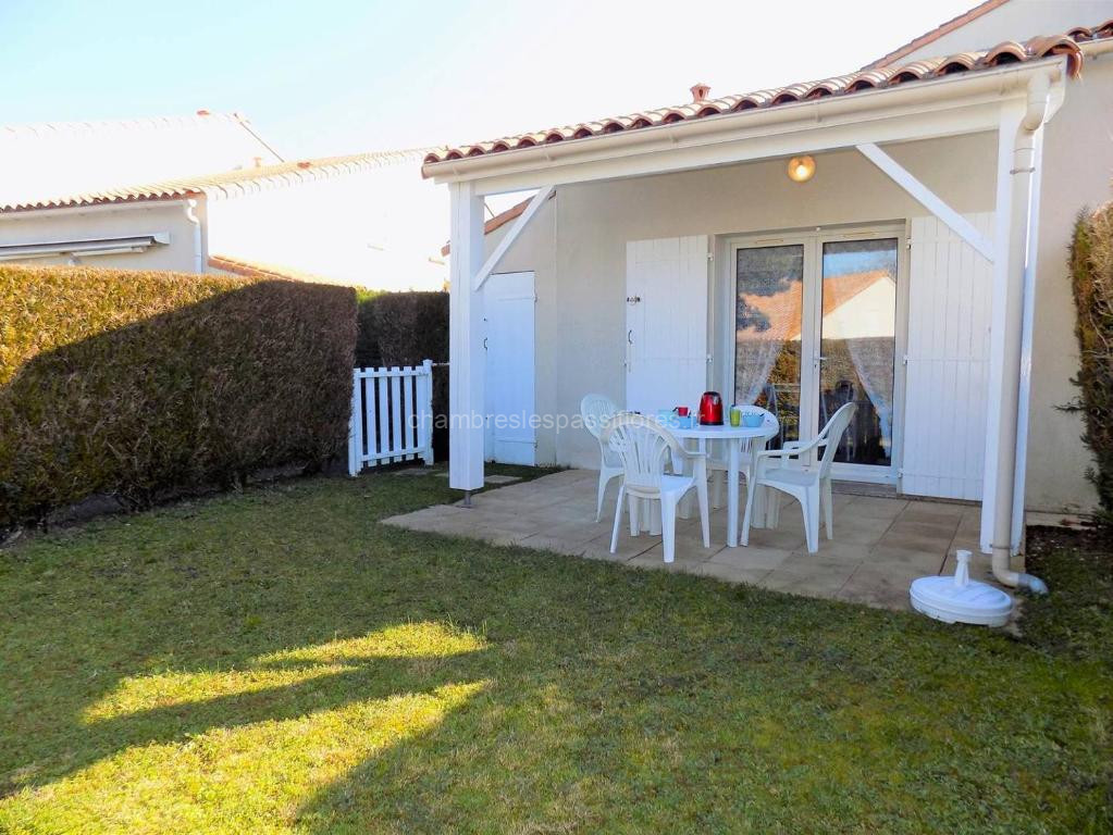 Photo de Saint Palais sur Mer - ADORABLE VILLA en résidence avec PISCINE COLLECTIVE