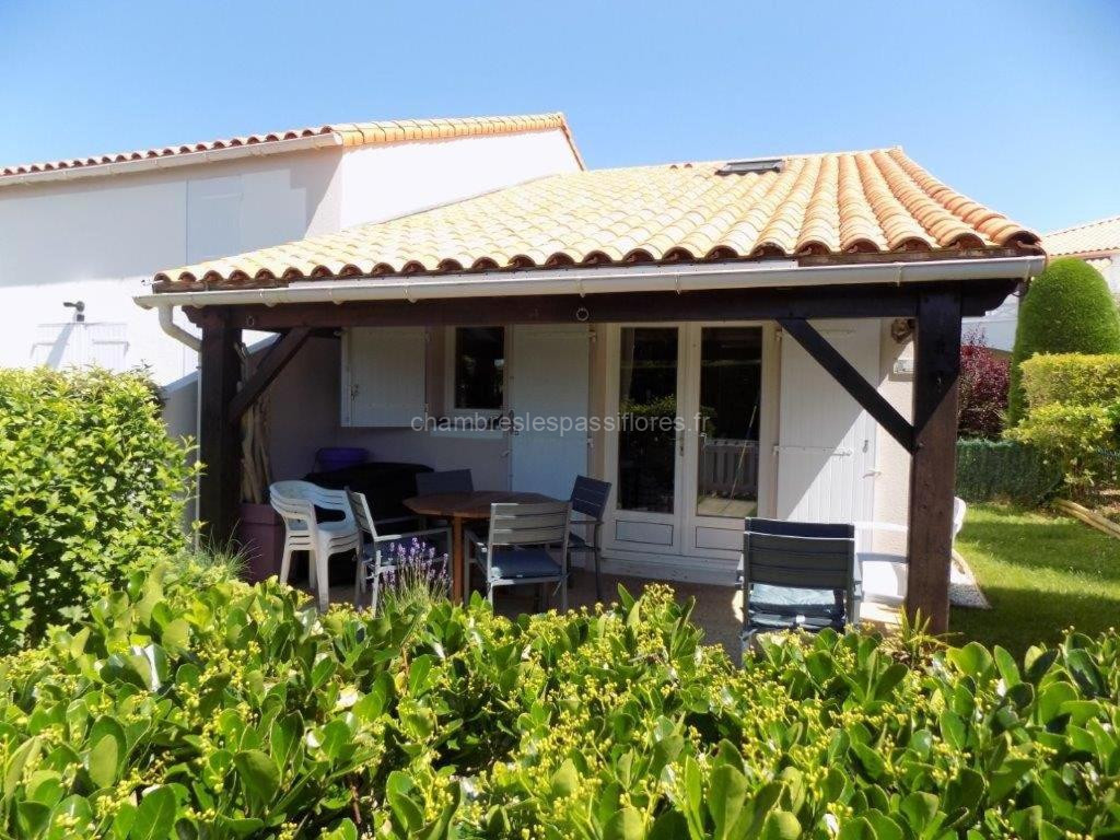Photo de Saint Palais sur Mer - VILLA MITOYENNE - HAUTS de ST PALAIS - PISCINE