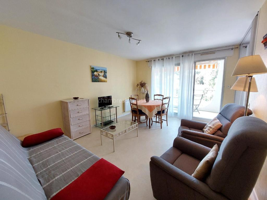 Appartement Centre-Ville Saint-Palais, 400m Plage, Balcon, Parking Privé - FR-1-550-58