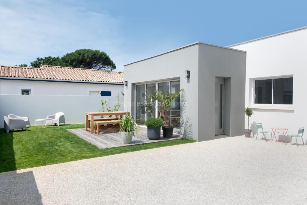 Photo de VILLA à 200m DE LA PLAGE - Saint-Palais-sur-mer